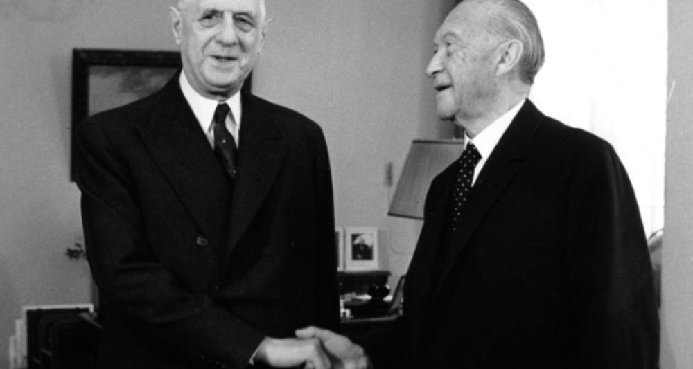 De Gaulle, Staatspräsident Frankreichs, und Bundeskanzler Konrad Adenauer 1963 in Bonn. Foto: Bundesarchiv, B 145 Bild-F015892-0010 / Ludwig Wegmann / CC-BY-SA 3.0
