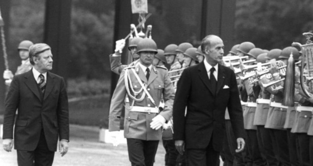 Bundeskanzler Helmut Schmidt und Frankreichs Staatschef Giscard d'Estaing 1977 beim dt.-frz. Gipfeltreffen in Bonn. Foto: Bundesarchiv, B 145 Bild-F051012-0010 / Schaack, Lothar / CC-BY-SA 3.0