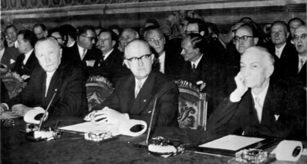 Unterzeichnung der Römischen Verträge 1957. Foto: Bundesarchiv, Bild 183-45653-0001, wikimedia CC-BY-SA 3.0