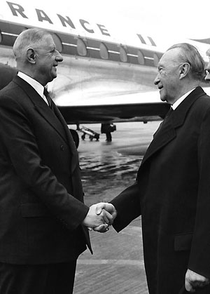 Charles de Gaulle und Konrad Adenauer. Bundesarchiv, B 145 Bild-F011021-0002 / Steiner, Egon / CC-BY-SA